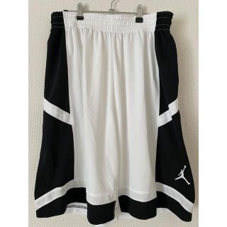 ナイキ(NIKE)の新品　NIKE JORDAN ショートパンツ　エアージョーダン　ジャンプマン(ショートパンツ)