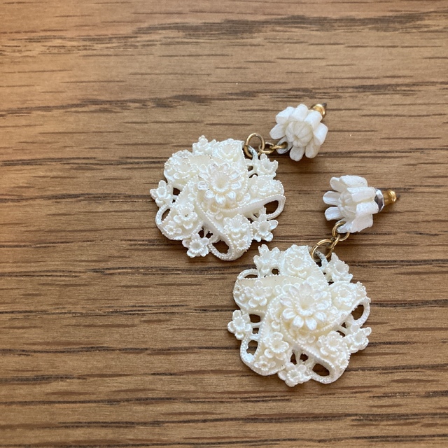 新品未使用】フラワーモチーフ レース ピアス - アクセサリー