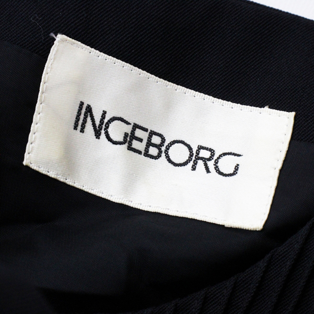 INGEBORG(インゲボルグ)のINGEBORG インゲボルグ ピコリボン ウール ノーカラージャケット スカート セットアップ/ブラック 【2400012905559】 レディースのレディース その他(セット/コーデ)の商品写真