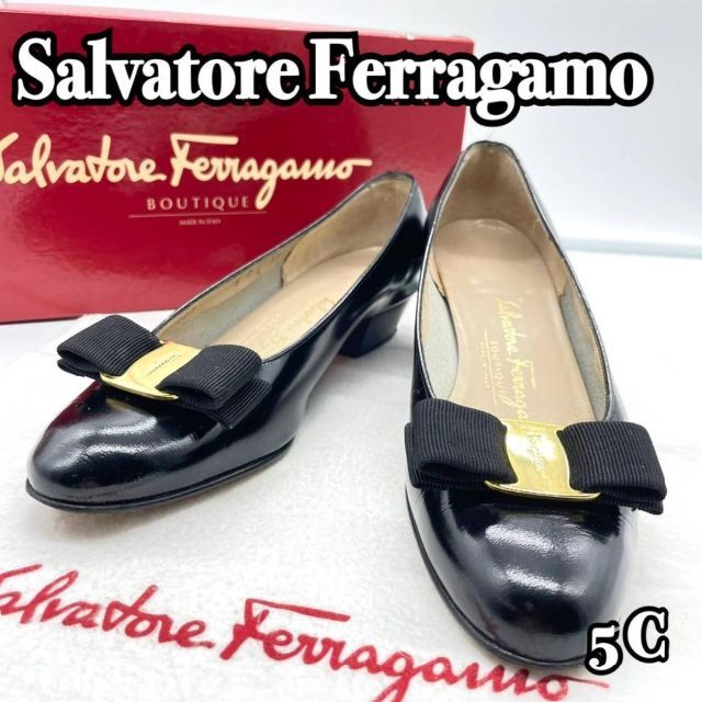 Salvatore Ferragamo(サルヴァトーレフェラガモ)の【良品】フェラガモ ヴァラ リボン ローヒール パンプス ブラック 22.5cm レディースの靴/シューズ(ハイヒール/パンプス)の商品写真