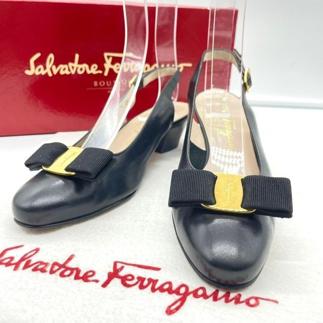 Salvatore Ferragamo バックストラップパンプス