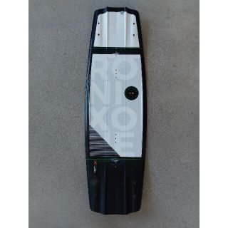 【RONIX】ウェイクボード　ONE 134 (2019モデル)　中古　正規品(マリン/スイミング)