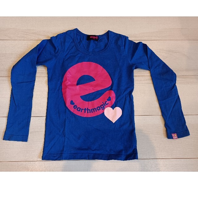 EARTHMAGIC(アースマジック)の美品　EARTHMAGIC　ロンT  140 キッズ/ベビー/マタニティのキッズ服男の子用(90cm~)(Tシャツ/カットソー)の商品写真