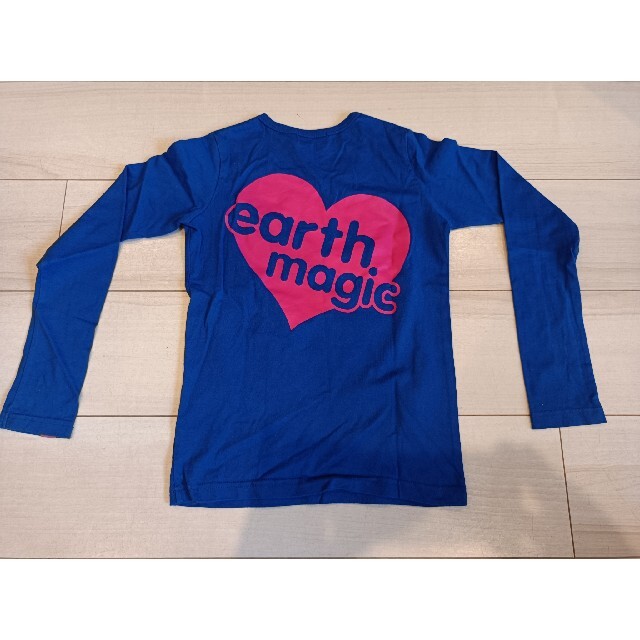 EARTHMAGIC(アースマジック)の美品　EARTHMAGIC　ロンT  140 キッズ/ベビー/マタニティのキッズ服男の子用(90cm~)(Tシャツ/カットソー)の商品写真