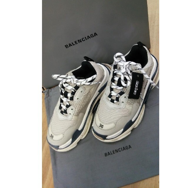 豪華 Balenciaga スニーカー トリプルエス S バレンシアガ TRIPLE