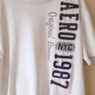 エアロポステール(AEROPOSTALE)のAEROPOSTALE Tシャツ ホワイト　ワッペン　エアロポステール(Tシャツ/カットソー(半袖/袖なし))