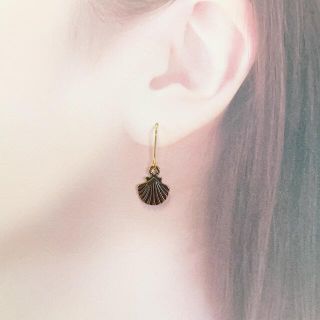 貝がらピアス(ピアス)