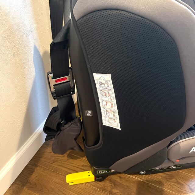 Aprica(アップリカ)のアップリカ フォームフィット ISOFIX キッズ/ベビー/マタニティの外出/移動用品(自動車用チャイルドシート本体)の商品写真