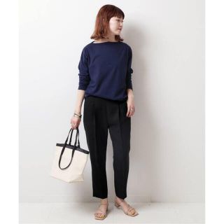 スピックアンドスパン(Spick & Span)の極美品♡Spick&Span ハイライズタックテーパードパンツ 40 黒(カジュアルパンツ)