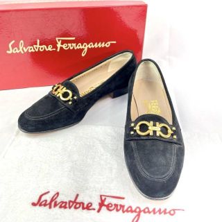 サルヴァトーレフェラガモ(Salvatore Ferragamo)の【超美品】フェラガモ ガンチーニ 金具 スウェード ローファー 5C 約22.5(ローファー/革靴)