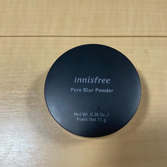 Innisfree(イニスフリー)のイニスフリー　ポアブラーパウダー　innisfree 美品 コスメ/美容のベースメイク/化粧品(フェイスパウダー)の商品写真