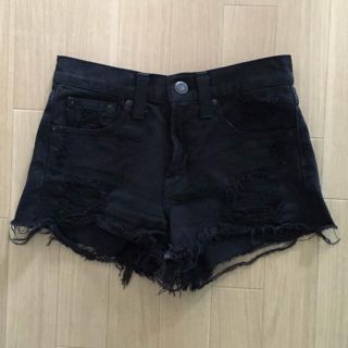 マウジー(moussy)の★moussy ブラックデニムショートパンツ★(ショートパンツ)