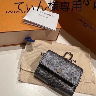 ルイヴィトン(LOUIS VUITTON)のVUITTON  イヤホンポーチ　新品(ヘッドフォン/イヤフォン)