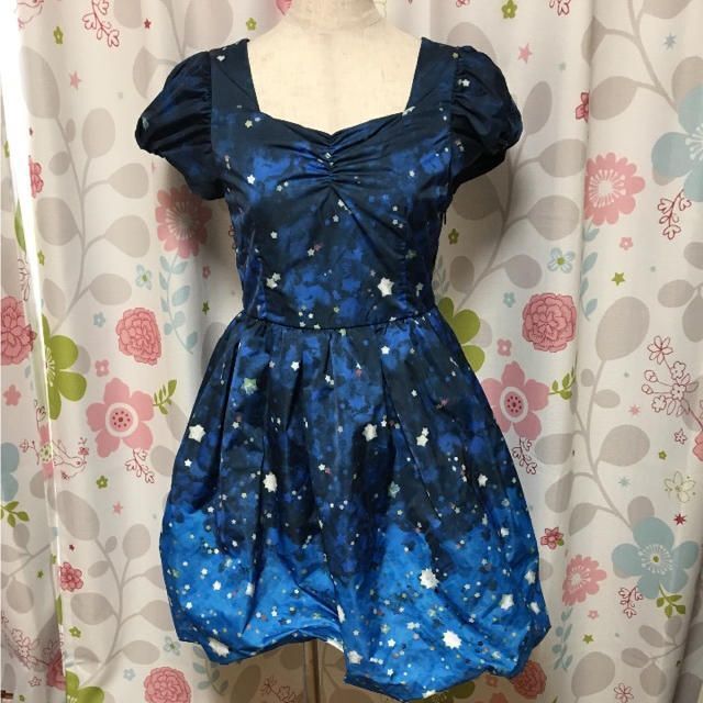 ISBIT(アイズビット)のアイズビット♡星柄♡グラデーション♡バルーンワンピース レディースのワンピース(ミニワンピース)の商品写真