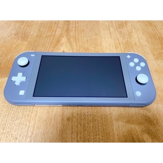 Nintendo Switch(ニンテンドースイッチ)のNintendo Switch Liteグレー エンタメ/ホビーのゲームソフト/ゲーム機本体(家庭用ゲーム機本体)の商品写真