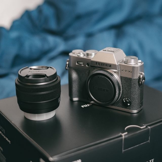 ミラーレス一眼『FUJIFILM X-T30II レンズキット』美品おまけ付き