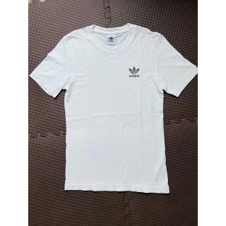 アディダス(adidas)のadidas Tシャツ(Tシャツ/カットソー(半袖/袖なし))