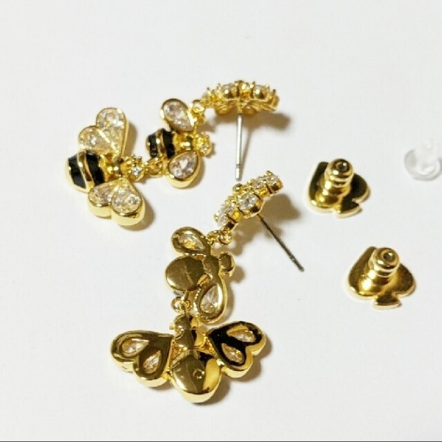 kate spade new york(ケイトスペードニューヨーク)のNEW【新品】kate spade ケイトスペード ピアス　蜂 レディースのアクセサリー(ピアス)の商品写真