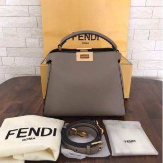 フェンディ ショルダーバッグの通販 5,000点以上 | FENDIを買うならラクマ