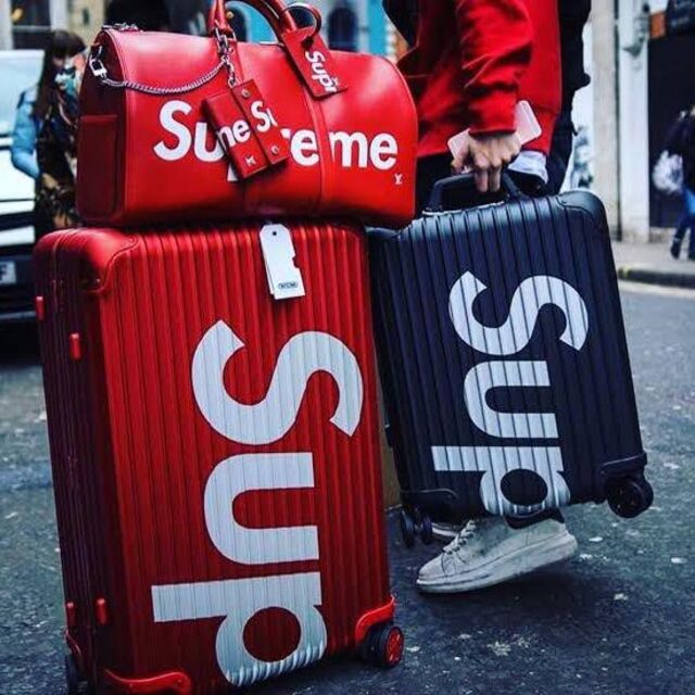 新品未使用u3000キャリーケース Supreme RIMOWA シュプリーム リモワ