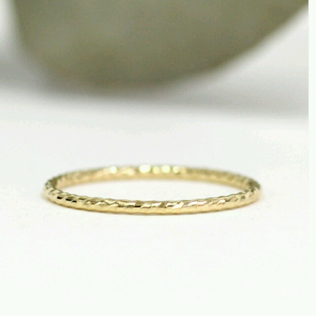女性らしいキレイな指に見せてくれるシンプルなピンキーリング レディースのアクセサリー(リング(指輪))の商品写真