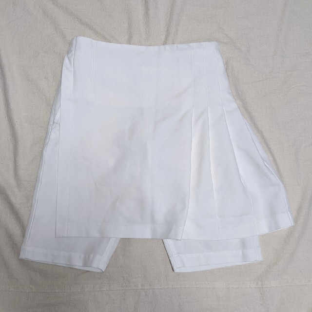 S　　　ウエスト【新古品】ブラックコムデギャルソン　ポリ縮スカートショートパンツ　S　ホワイト