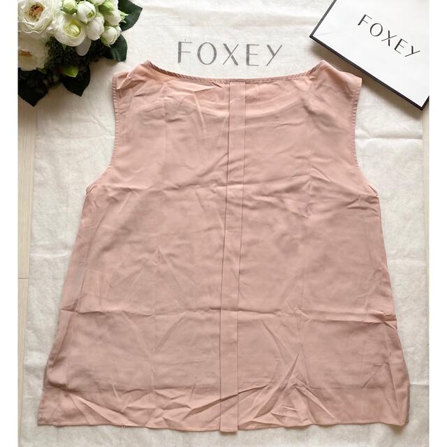 FOXEY(フォクシー)のFOXEY✨ボーイトップス40 レディースのトップス(カットソー(半袖/袖なし))の商品写真