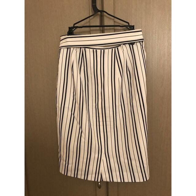 Apuweiser-riche(アプワイザーリッシェ)のリバーシブルスカート(ブルー) レディースのスカート(ひざ丈スカート)の商品写真