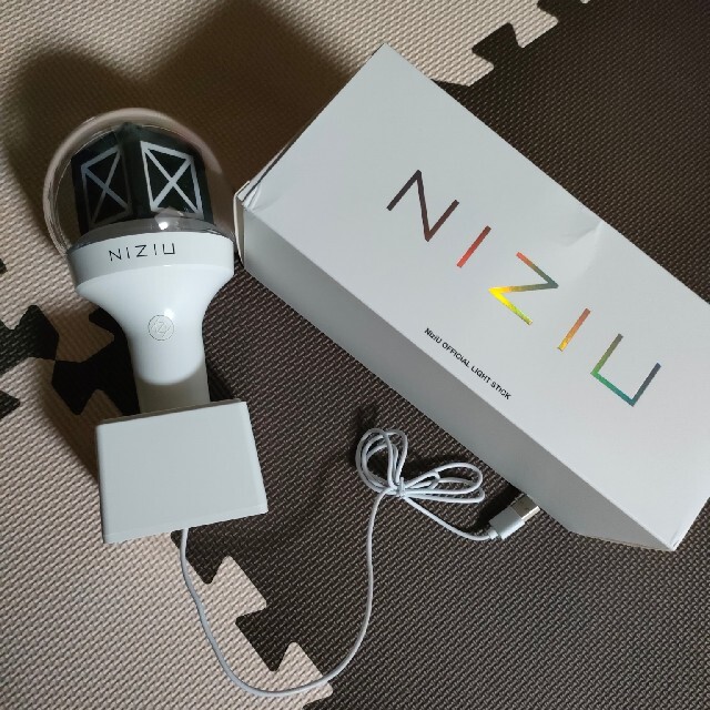 NiziU ペンライト (ライブ会場での使用無し)