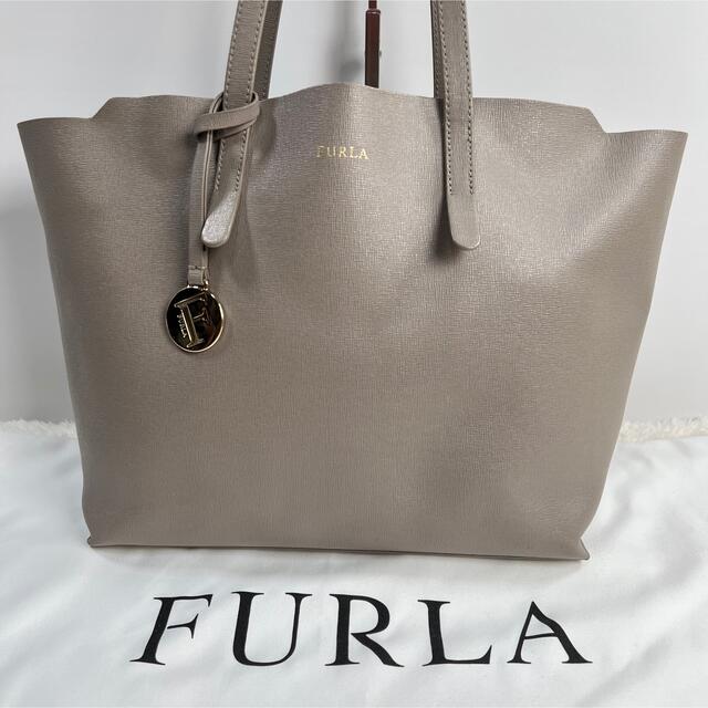 ✨極美品✨ FURLA フルラ サリーM Sally トートバッグ グレージュ www
