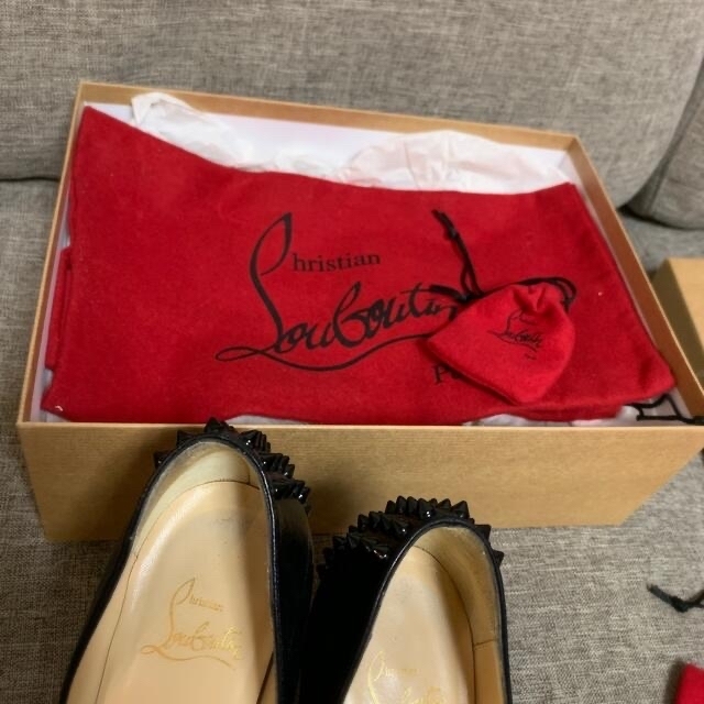 Christian Louboutin(クリスチャンルブタン)のクリスチャンルブタン　パンプス　スタッズ　37.5 レディースの靴/シューズ(ハイヒール/パンプス)の商品写真