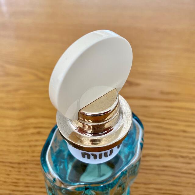 miumiu(ミュウミュウ)のロー　ブルー　オードパルファム　100ml コスメ/美容の香水(香水(女性用))の商品写真