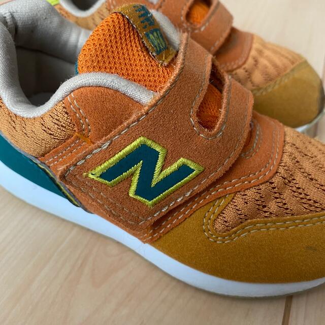 New Balance(ニューバランス)のニューバランス996 15.5cm オレンジ色　 キッズ/ベビー/マタニティのキッズ靴/シューズ(15cm~)(スニーカー)の商品写真