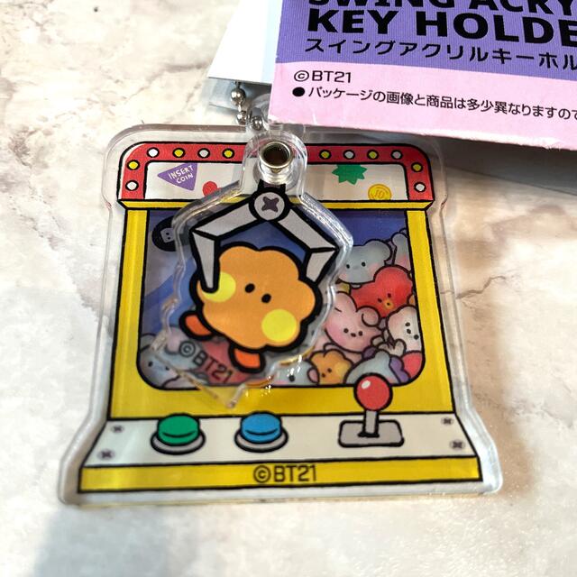 BT21(ビーティーイシビル)のbt21スイングアクリルキーホルダー エンタメ/ホビーのおもちゃ/ぬいぐるみ(キャラクターグッズ)の商品写真