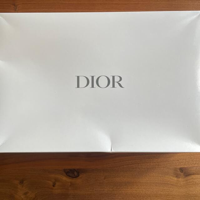 Dior(ディオール)のdior ノベルティーバスタオル インテリア/住まい/日用品の日用品/生活雑貨/旅行(タオル/バス用品)の商品写真