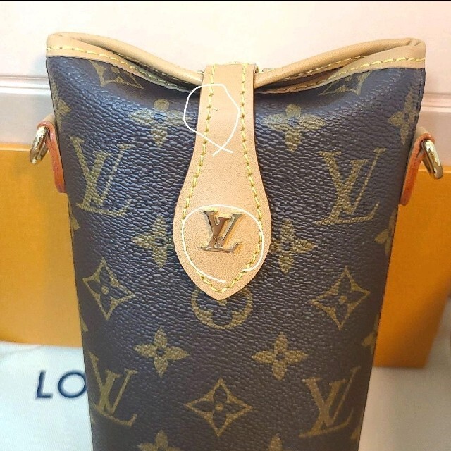 LOUIS VUITTON(ルイヴィトン)の☆美品☆ルイヴィトン フォールド ミー ポーチ ショルダーバッグ レディースのバッグ(ショルダーバッグ)の商品写真