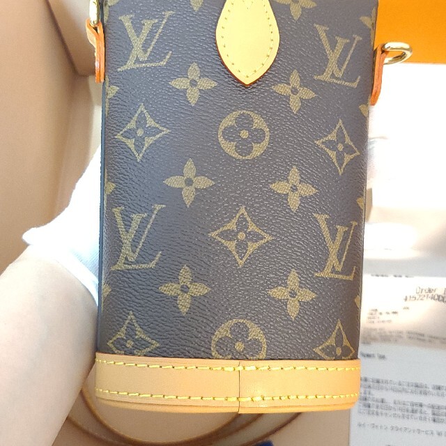 LOUIS VUITTON(ルイヴィトン)の☆美品☆ルイヴィトン フォールド ミー ポーチ ショルダーバッグ レディースのバッグ(ショルダーバッグ)の商品写真