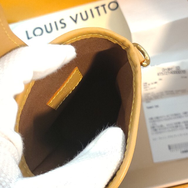 LOUIS VUITTON(ルイヴィトン)の☆美品☆ルイヴィトン フォールド ミー ポーチ ショルダーバッグ レディースのバッグ(ショルダーバッグ)の商品写真