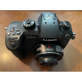 パナソニック(Panasonic)のLUMIX DC-GH5 レンズ付G X Vario PZ 14-42mm(ミラーレス一眼)