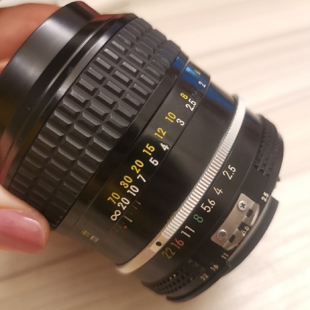 Nikon(ニコン)のニコン nikon Ai 105mm F2.5 レンズ スマホ/家電/カメラのカメラ(レンズ(単焦点))の商品写真