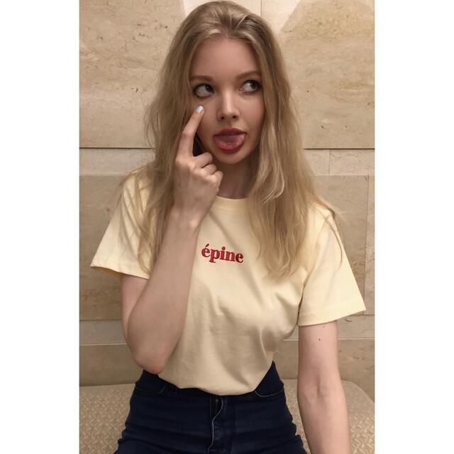 épine(エピヌ)の【美品】epine embroidery tee cream×red レディースのトップス(Tシャツ(半袖/袖なし))の商品写真