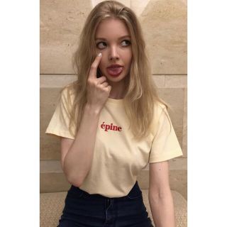 エピヌ(épine)の【美品】epine embroidery tee cream×red(Tシャツ(半袖/袖なし))