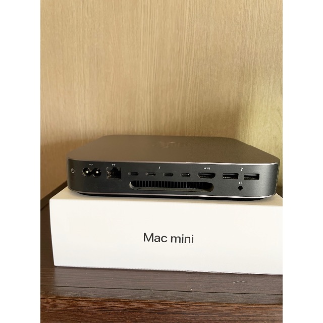 Apple(アップル)のApple Mac mini (2018年)　メモリ16GB スマホ/家電/カメラのPC/タブレット(デスクトップ型PC)の商品写真