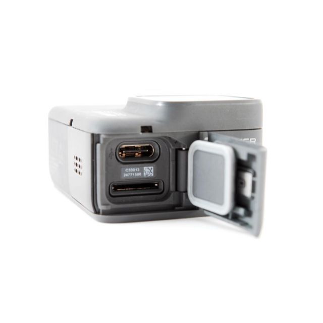 GoPro(ゴープロ)のGoPro HERO7【3-Way・32GBのSDカード付】 スマホ/家電/カメラのカメラ(ビデオカメラ)の商品写真