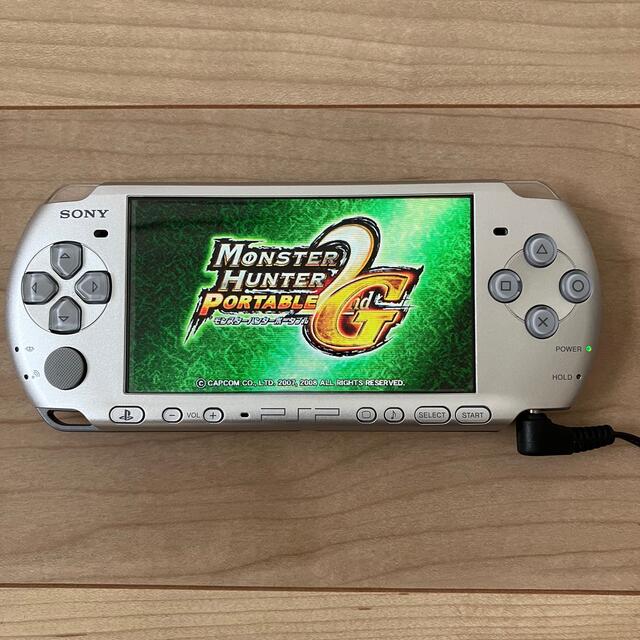 PlayStation Portable(プレイステーションポータブル)の【ジャンク品】PSP-3000&モンスターハンター2Gセット エンタメ/ホビーのゲームソフト/ゲーム機本体(携帯用ゲーム機本体)の商品写真