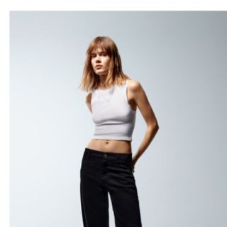 ザラ(ZARA)のZARA新品リブTシャツ‼️未使用‼️タグつき(カットソー(半袖/袖なし))