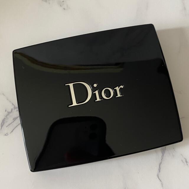 Dior(ディオール)のDior サンククルール　827 バイオレットガーデン コスメ/美容のベースメイク/化粧品(アイシャドウ)の商品写真