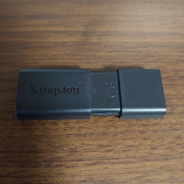 kingston USBメモリー 32GB スマホ/家電/カメラのPC/タブレット(PC周辺機器)の商品写真