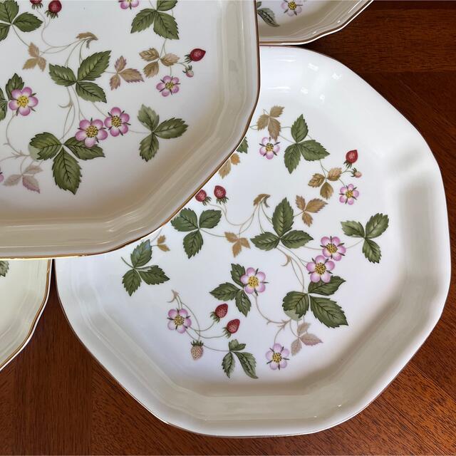 WEDGWOOD(ウェッジウッド)の【未使用美品】ウェッジウッド★ワイルドストロベリー★オクタゴナルディッシュ　5枚 インテリア/住まい/日用品のキッチン/食器(食器)の商品写真