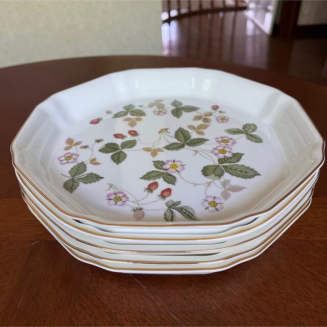 WEDGWOOD(ウェッジウッド)の【未使用美品】ウェッジウッド★ワイルドストロベリー★オクタゴナルディッシュ　5枚 インテリア/住まい/日用品のキッチン/食器(食器)の商品写真